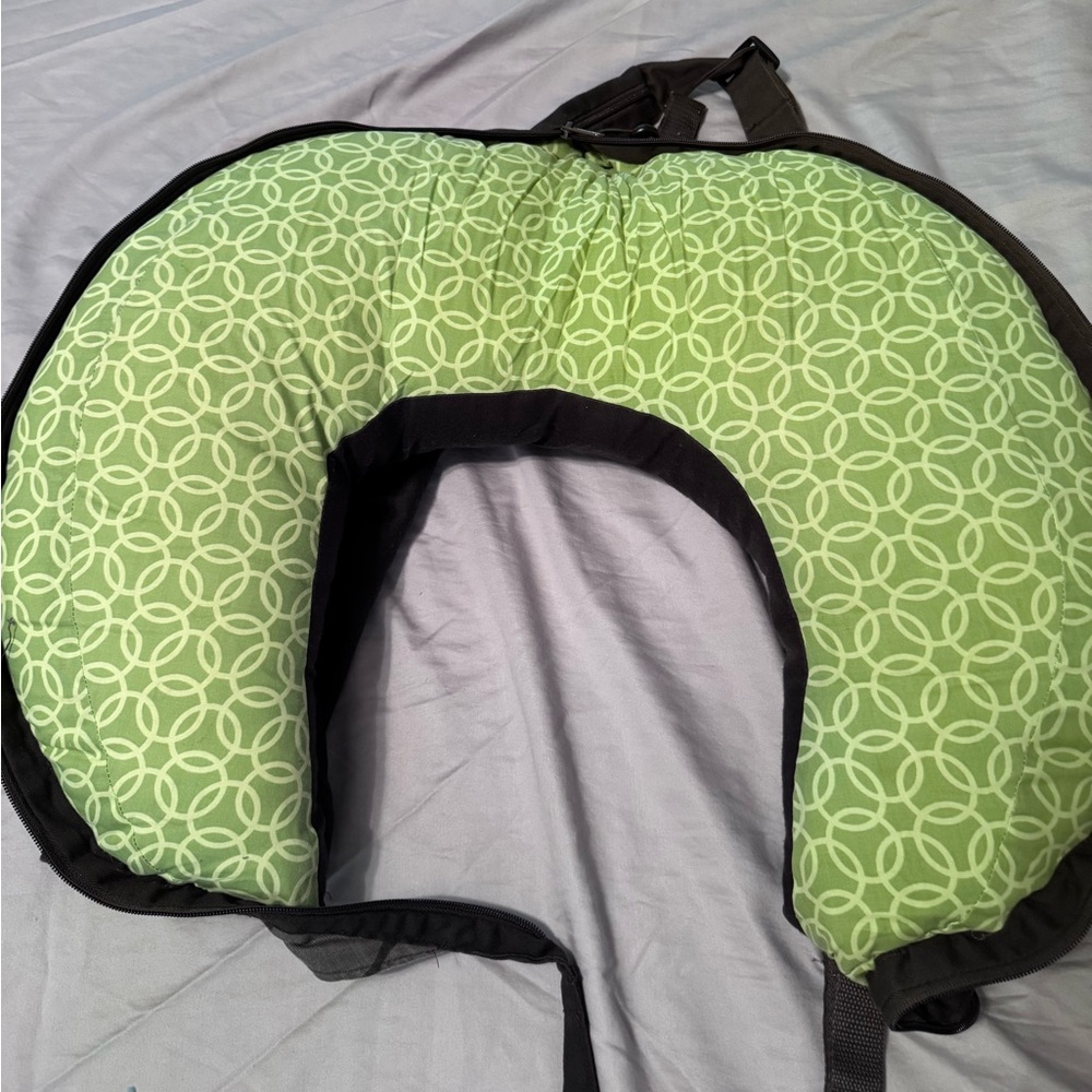 Nursing Pillow / travel nursing pillow